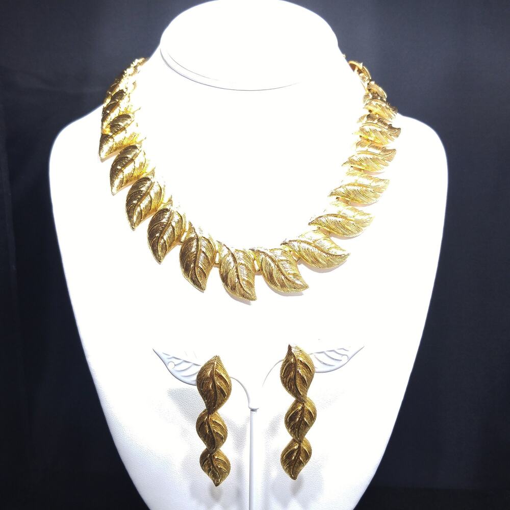 Vintage Napier Gold Leaf Necklace Earrings Set Signed Pat 4774743 - Picture 9 of 10